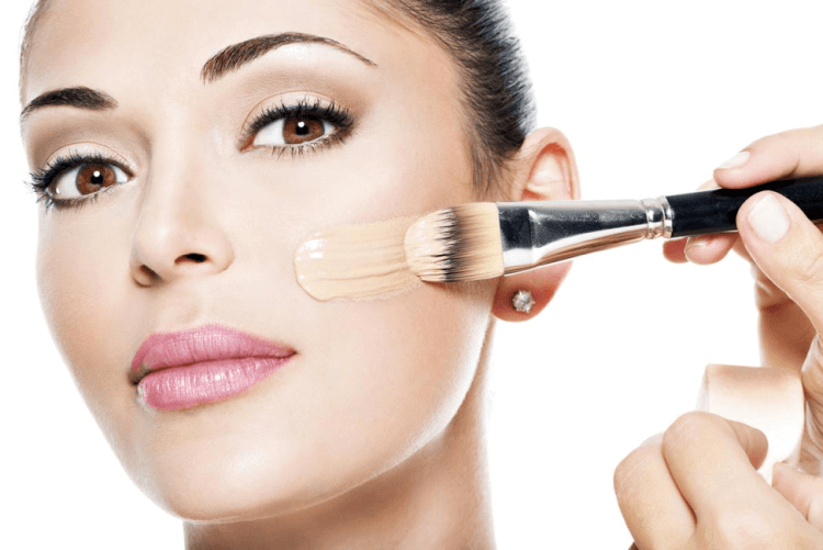 Trois choses à vérifier avant d’appliquer votre maquillage – Beauté en mouvement