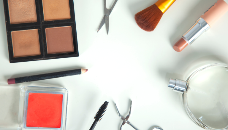 Héros Diligents Indispensables Dans Votre Trousse de Maquillage – Beauté Qui Fait la Différence