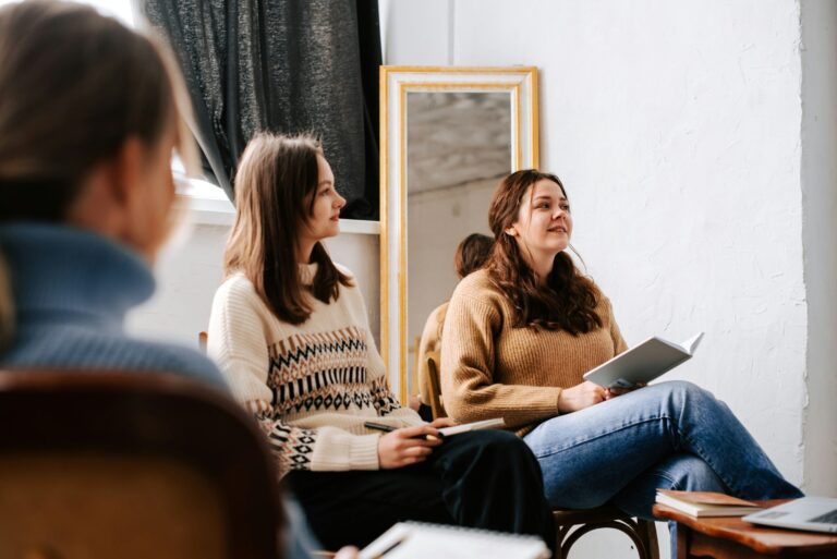 18 stratégies de réseautage pour booster la carrière des professionnels introvertis
