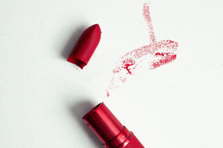 Comment choisir le meilleur rouge à lèvres mat