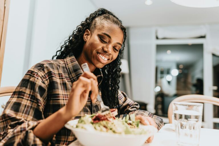 8 conseils pratiques pour manger sainement à l’université.