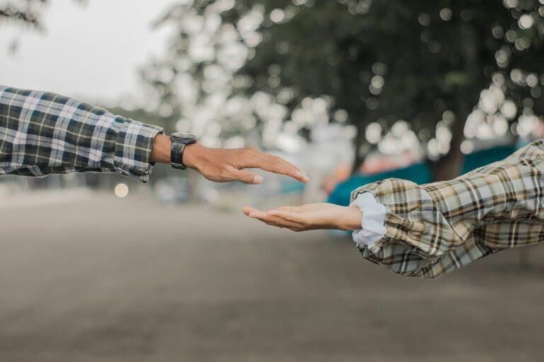 8 Ressources Chic et Discrètes pour Ceux qui Aiment Vivre (et Aimer) Audacieusement