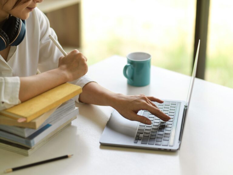 Conseils de carrière : Comment transformer votre expertise en source de revenus