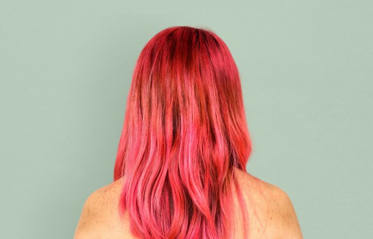 Gardez-le Éclatant : Astuces Malignes pour Préserver la Couleur de Vos Cheveux