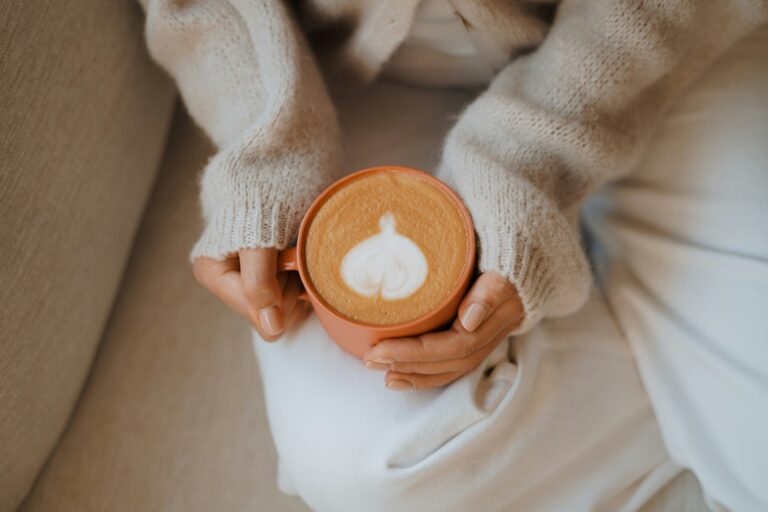 Comment romancer votre vie cet automne (même si vous ne faites que aller au travail et revenir)