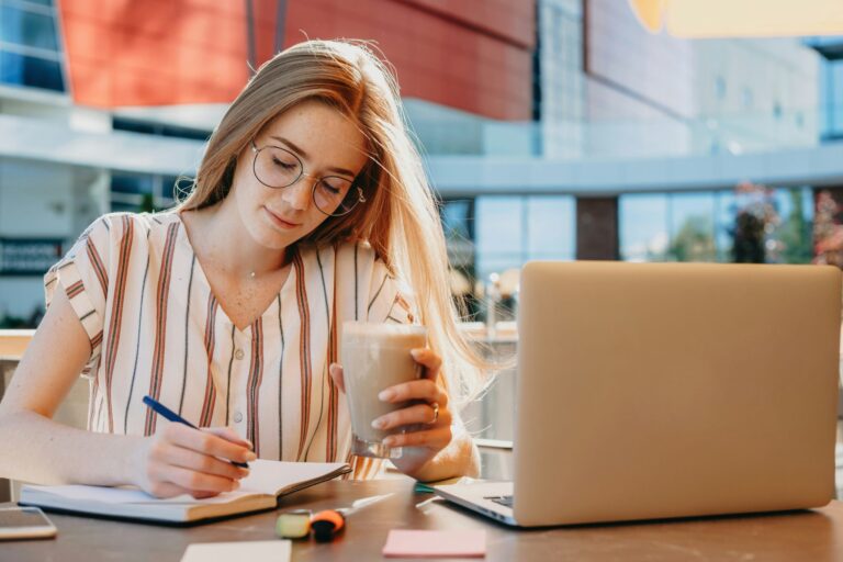 Meilleurs cours en ligne pour femmes (qui améliorent vraiment votre CV)