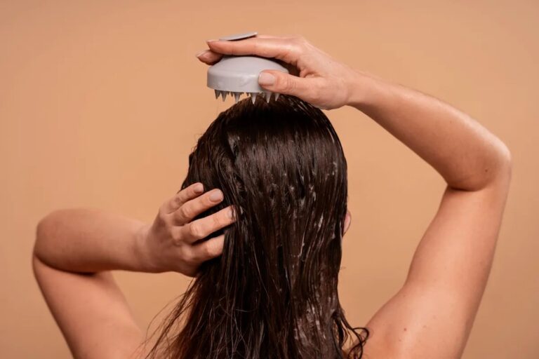 Quels ingrédients rechercher dans un shampooing pour cheveux gras ?